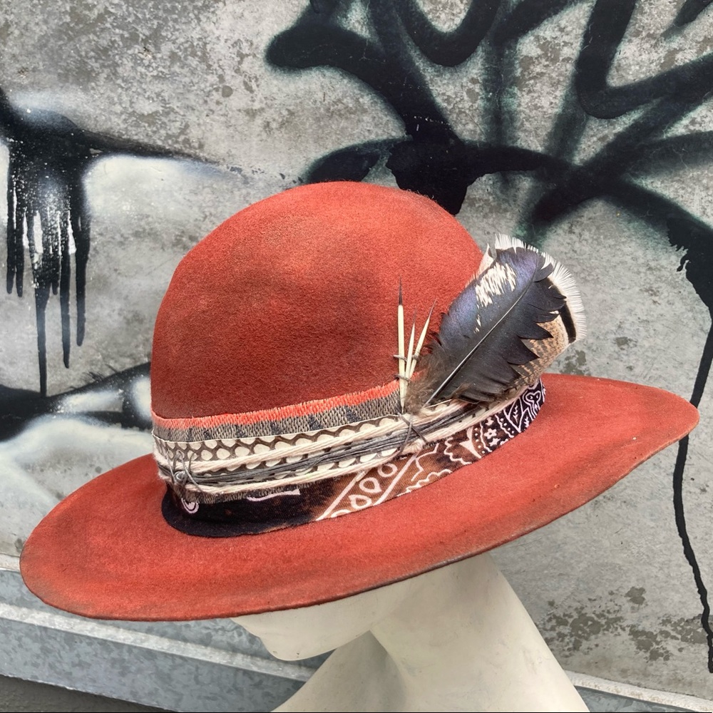 LA PAZ Open Crown Hat